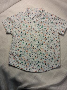 The Children's Place White Button-Up Shirt with Orange, Green & Blue Sailboats